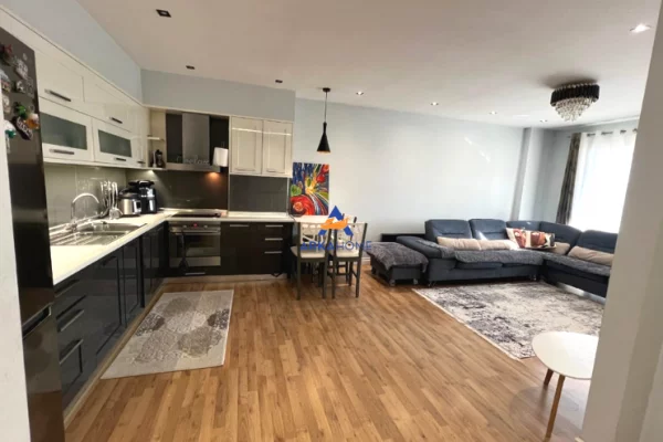 Shtepi me qera 2+1 ne Tirane - 550 Euro