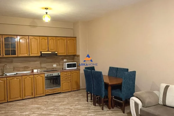 Shtepi me qera 2+1 ne Tirane - 623 Euro