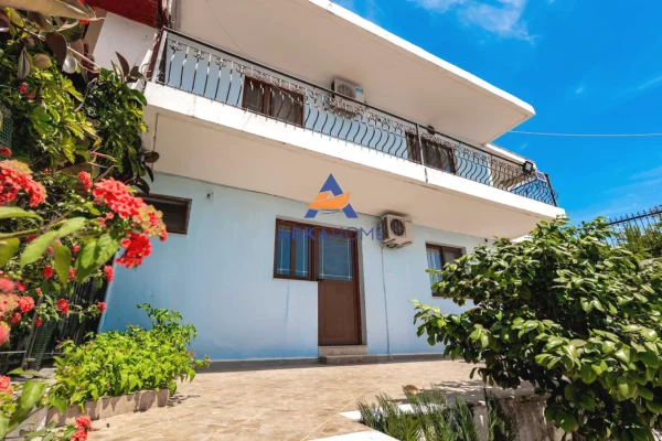 Shtepi me qera 5+1 ne Sarande - 12,000 Euro