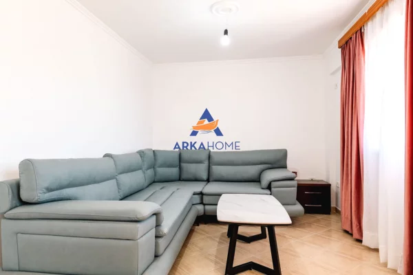 Shtepi me qera 5+1 ne Sarande - 12,000 Euro