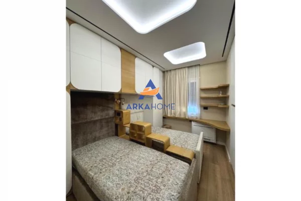 Shtepi ne shitje Apartament ne Tirane, 2+1, Mobilimi E mobiluar, Pagesa 290,000  Euro.