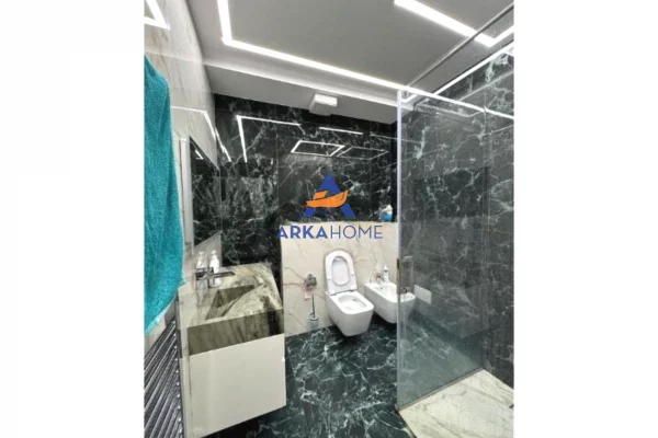 Shtepi ne shitje Apartament ne Tirane, 2+1, Mobilimi E mobiluar, Pagesa 290,000  Euro.