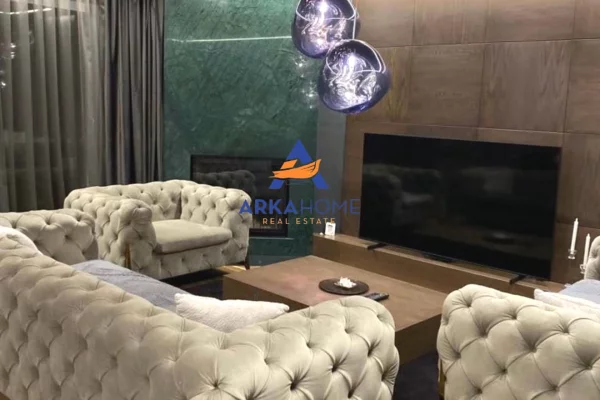 Shtepi me qera 3+1 ne Tirane - 2,500 Euro