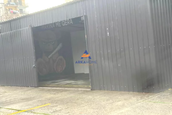 JEPET MAGAZINE ME QERA RRUGA 5 MAJI, PRANE SHTEPIS SE BARDHE 830 EURO