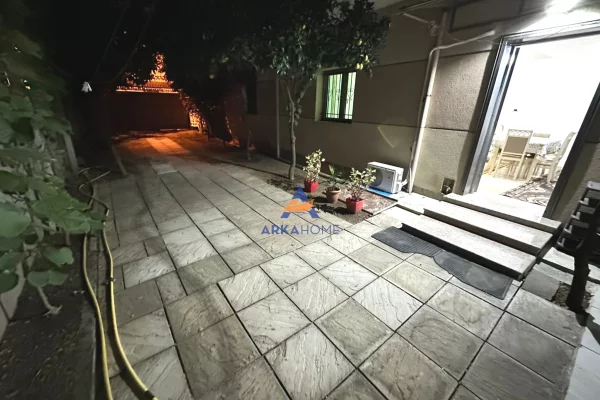 Shtepi me qera Shtepi Private ne Tirane, 2+1, Mobilimi E mobiluar, Pagesa 550  Euro.