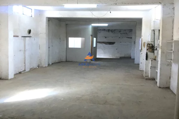 Ambient biznesi me qera 4+1 ne Tirane - 800 Euro