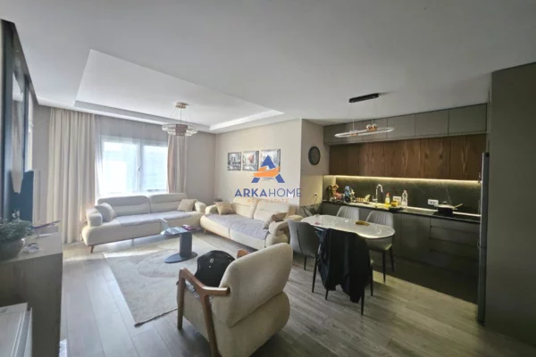 Shtepi me qera 2+1 ne Tirane - 700 Euro