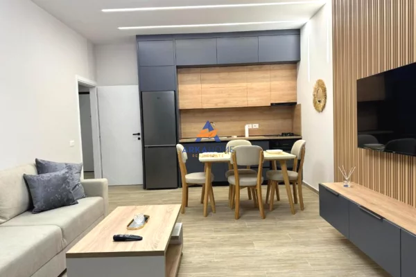 Shtepi me qera 2+1 ne Tirane - 624 Euro