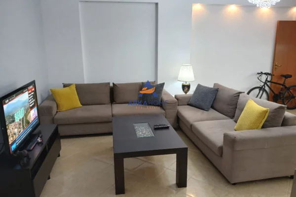 Shtepi me qera 2+1 ne Tirane - 520 Euro