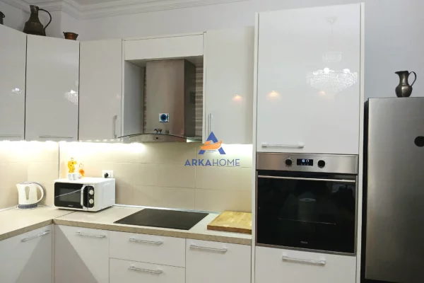 Shtepi me qera 2+1 ne Tirane - 520 Euro