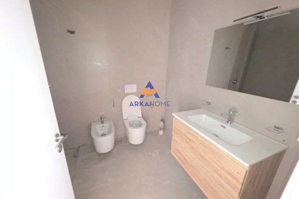 Shtepi me qera Apartament ne Tirane, 2+1, Mobilimi Bosh, pa mobiluar, Pagesa 1,100  Euro.