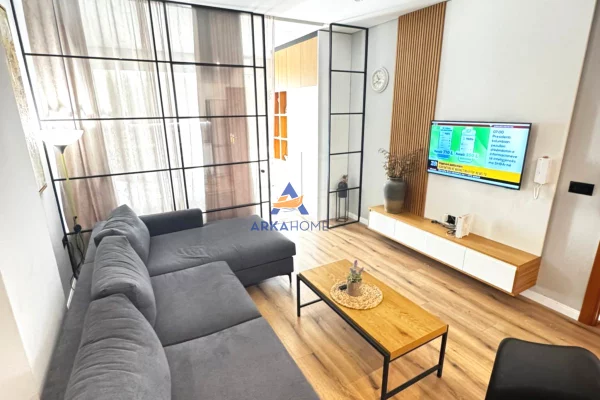 Shtepi me qera 2+1 ne Tirane - 750 Euro