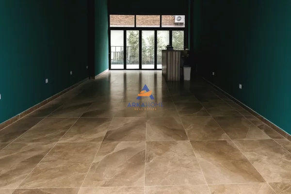 Ambient biznesi me qera 1+1 ne Tirane - 1,038 Euro