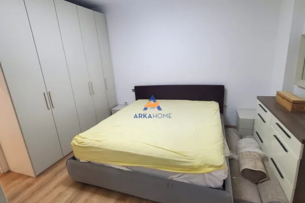Shtepi me qera Apartament ne Tirane, 3+1, Mobilimi E mobiluar, Pagesa 1,500  Euro.