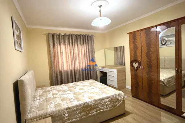 Shtepi me qera Apartament ne Tirane, 2+1, Mobilimi E mobiluar, Pagesa 600  Euro.