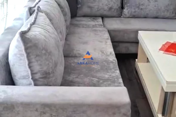 Shtepi me qera 2+1 ne Tirane - 450 Euro