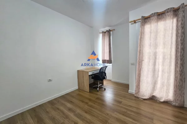 Shtepi me qera Apartament ne Tirane, 3+1, Mobilimi E mobiluar, Pagesa 831  Euro.