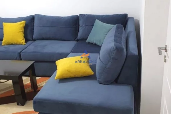 Shtepi me qera 2+1 ne Tirane - 550 Euro