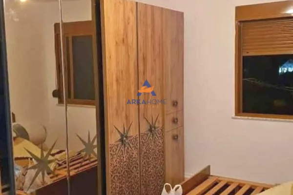 Shtepi me qera Apartament ne Tirane, 2+1, Mobilimi E mobiluar, Pagesa 550  Euro.