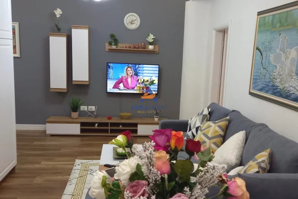 Shtepi me qera 1+1 ne Tirane - 779 Euro