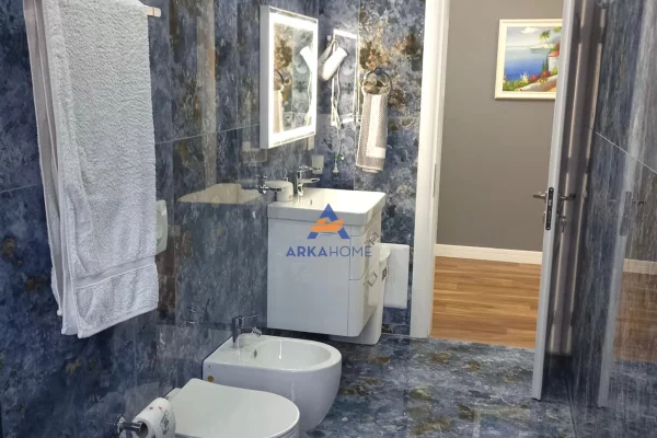 Shtepi me qera Apartament ne Tirane, 1+1, Mobilimi E mobiluar, Pagesa 779  Euro.