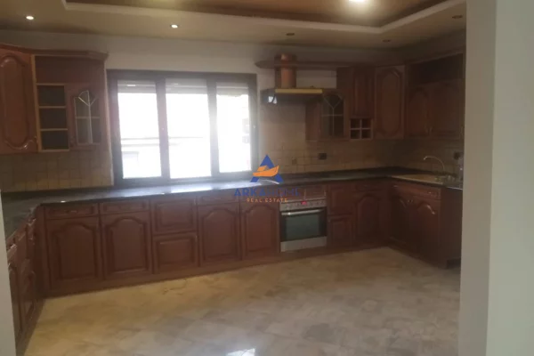 Shtepi me qera 3+1 ne Tirane - 600 Euro