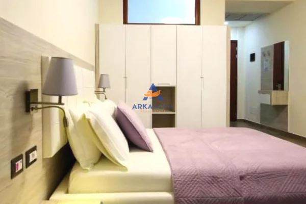 Ambient biznesi me qera 5+1 ne Vlore - 5,000 Euro