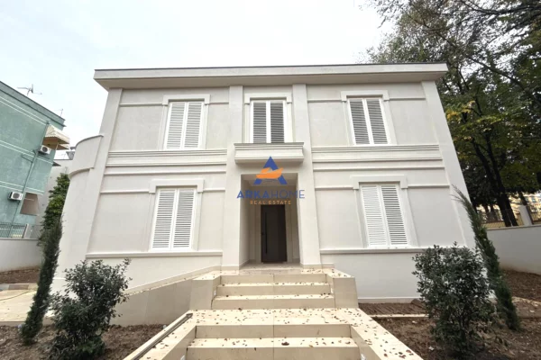 Shtepi me qera 7+1 ne Tirane - 9,000 Euro