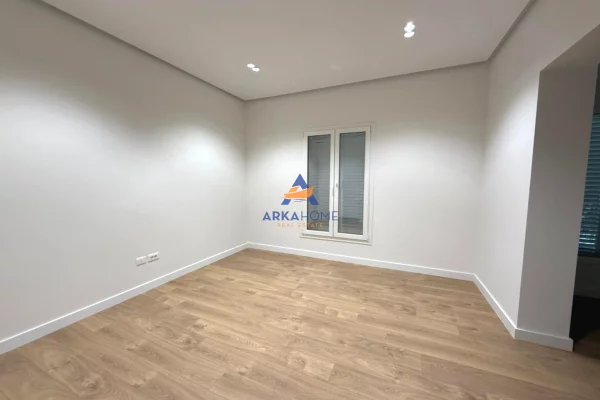 Shtepi me qera Apartament ne Tirane, 7+1, Mobilimi Bosh, pa mobiluar, Pagesa 9,000  Euro.
