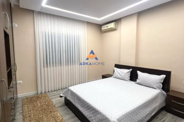 Shtepi me qera Apartament ne Tirane, 3+1, Mobilimi E mobiluar, Pagesa 900  Euro.