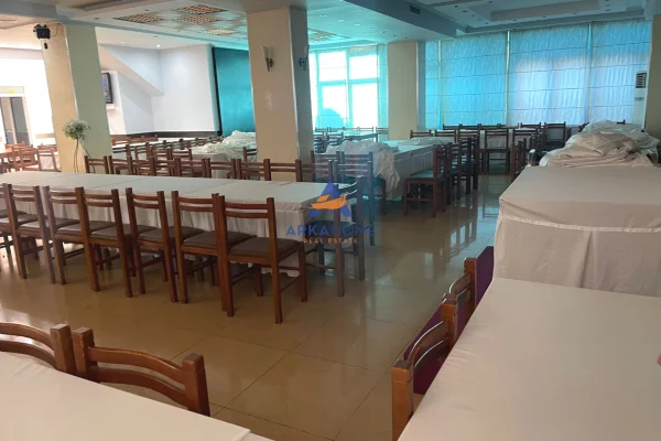 Ambient biznesi me qera 2+1 ne Tirane - 2,000 Euro