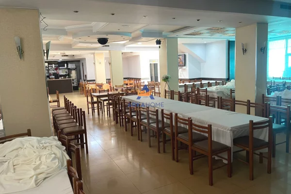 Ambient biznesi me qera 2+1 ne Tirane - 2,000 Euro