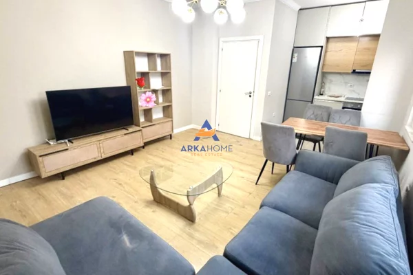 Shtepi me qera 2+1 ne Tirane - 750 Euro