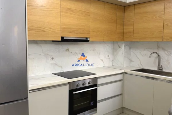 Shtepi me qera 2+1 ne Tirane - 750 Euro