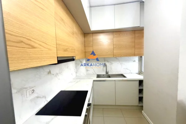 Shtepi me qera Apartament ne Tirane, 2+1, Mobilimi E mobiluar, Pagesa 750  Euro.