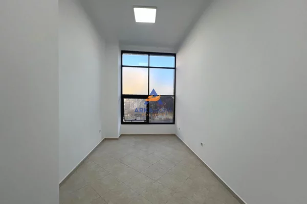 Ambient biznesi me qera 3+1 ne Tirane - 468 Euro