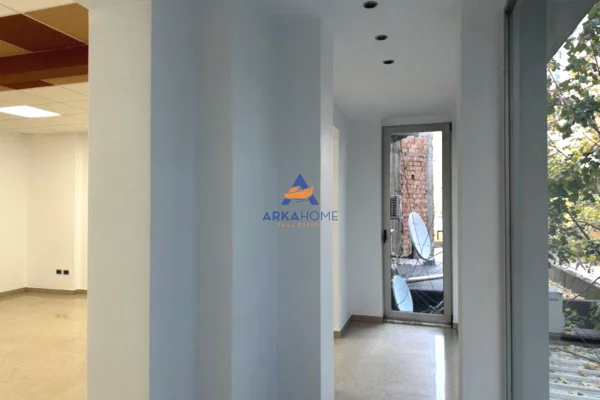 Ambient biznesi me qera 1+1 ne Tirane - 1,000 Euro