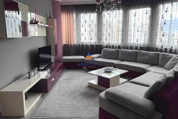 Shtepi me qera 3+1 ne Tirane - 1,500 Euro