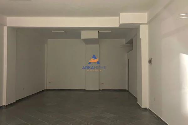 Ambient biznesi me qera 1+1 ne Tirane - 2,289 Euro