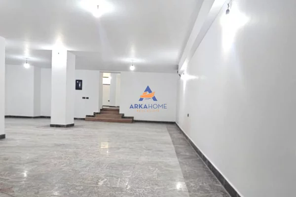 Ambient biznesi me qera 1+1 ne Tirane - 3,121 Euro