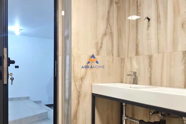 Ambient biznesi me qera 1+1 ne Tirane - 3,121 Euro