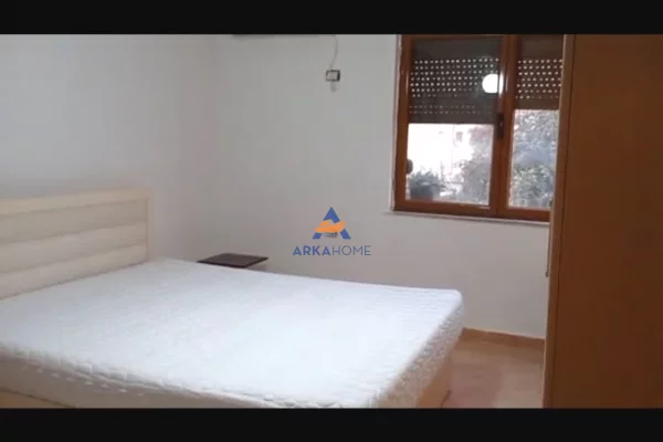 Shtepi ne shitje Apartament ne Tirane, 1+1, Mobilimi E mobiluar, Pagesa 125,000  Euro.