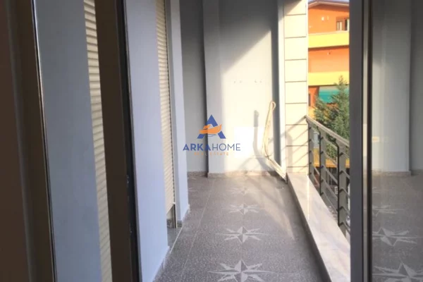 Shtepi me qera Apartament ne Tirane, 2+1, Mobilimi Bosh, pa mobiluar, Pagesa 600  Euro.