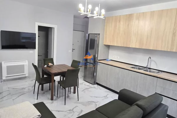 Shtepi me qera 2+1 ne Tirane - 630 Euro