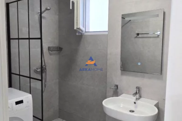 Shtepi me qera Apartament ne Tirane, 2+1, Mobilimi E mobiluar, Pagesa 630  Euro.