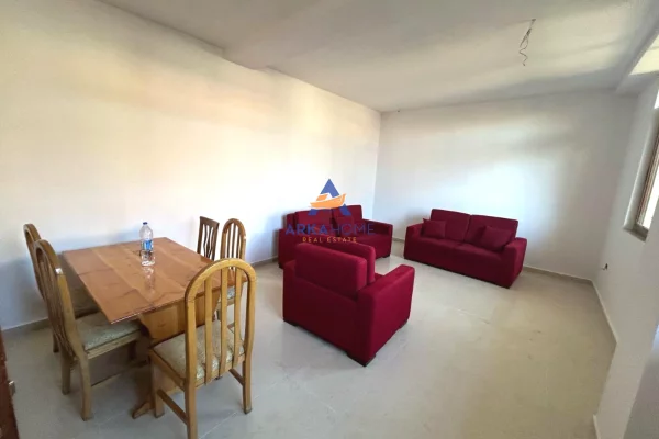 Shtepi ne shitje Shtepi Private ne Tirane, 2+1, Mobilimi E mobiluar, Pagesa 185,000  Euro.