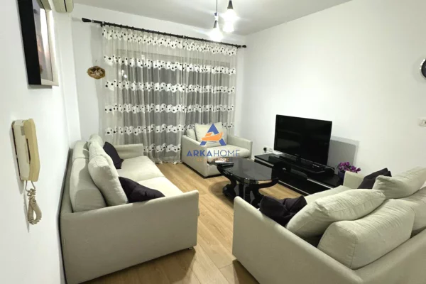Shtepi me qera 2+1 ne Tirane - 850 Euro