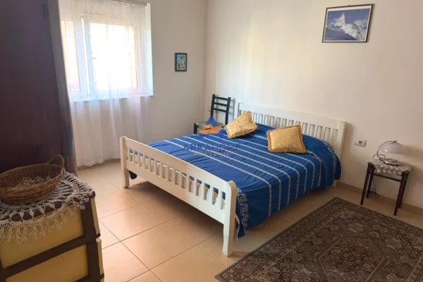 Shtepi me qera 2+1 ne Tirane - 624 Euro