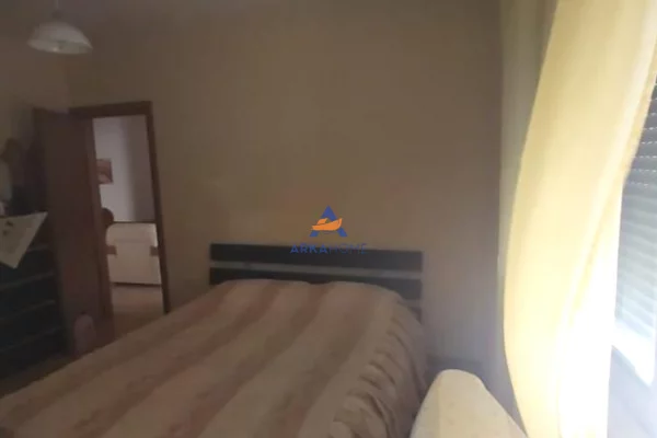 Shtepi ne shitje Apartament ne Tirane, 2+1, Mobilimi E mobiluar, Pagesa 140,000  Euro.