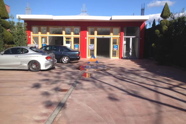 Ambient biznesi me qera 4+1 ne Tirane - 1,250 Euro